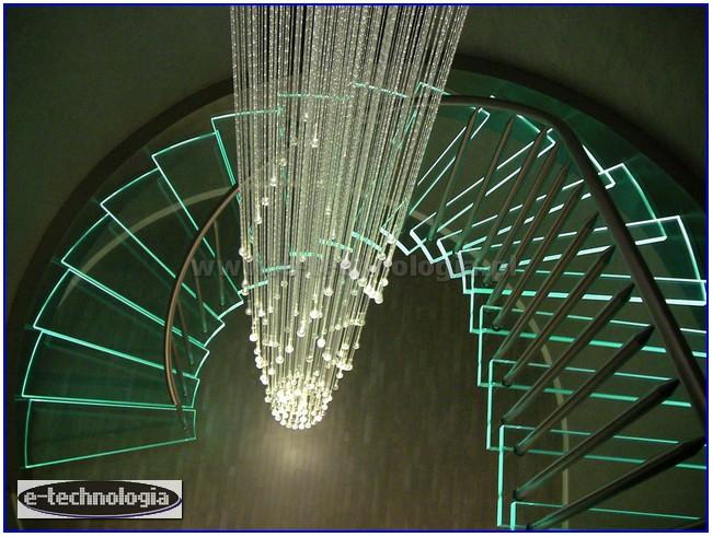 oświetlenie schodowe LED żyrandol na klatke schodową