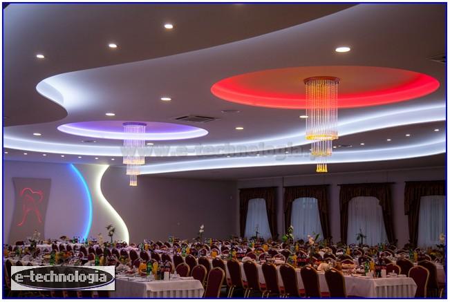 Żyrandol Światłowodowy Kaskada w sali weselnej