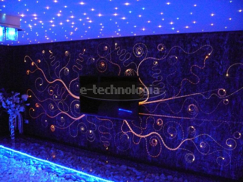 oświetlenie LED salonu i gwieździste niebo dekoracje swietlne wnetrza domu led e-technologia krakow